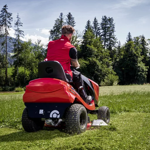 Solo By ALKO T22-111.3 HDS-A V2 oldalkidobós fűnyíró traktor
