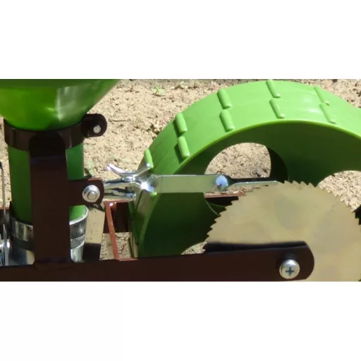 R4 mini farmer rezgőnyelves vetőgép sorkerekes, nyéllel