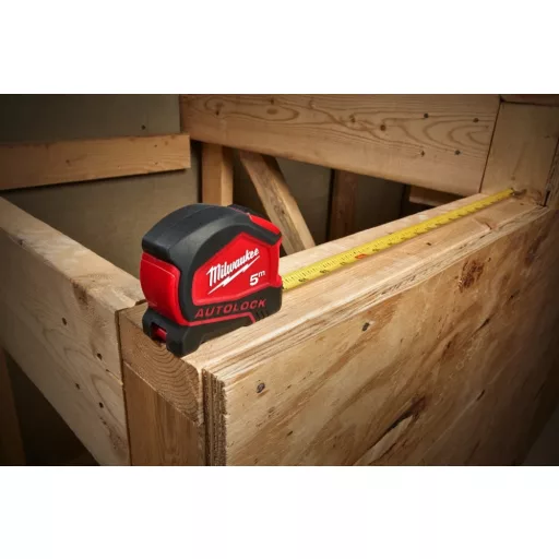 Milwaukee Autolock mérőszalag 8 m/25 mm