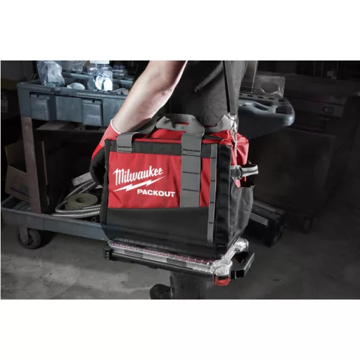 Milwaukee PACKOUT Zárt szerszámtáska