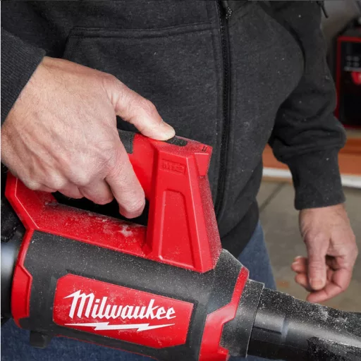 Milwaukee M12 BBL-0 akkumulátoros lombfúvó