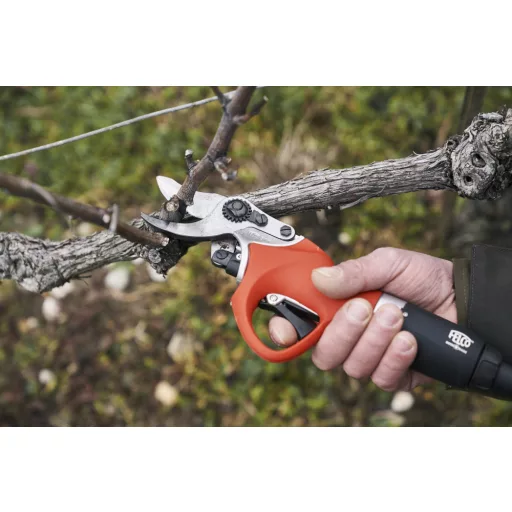 Felco 811 akkumulátoros metszőolló komplett csomag