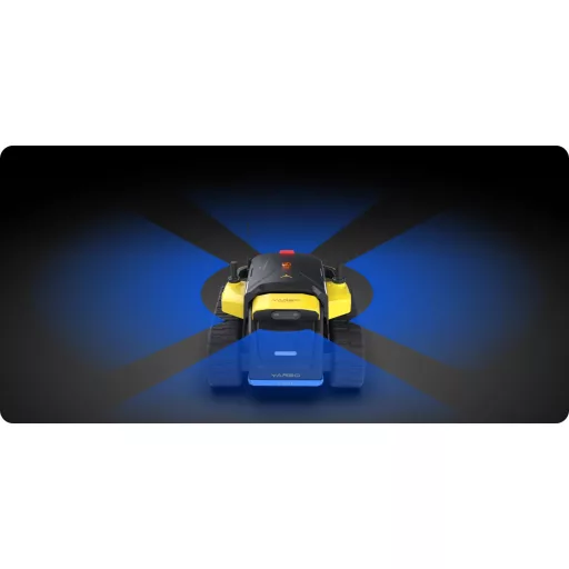 Yarbo Core kerti robot